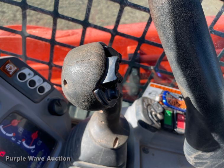 image for item DL0735 2019 Kubota SVL95-2S tracked skid steer loader