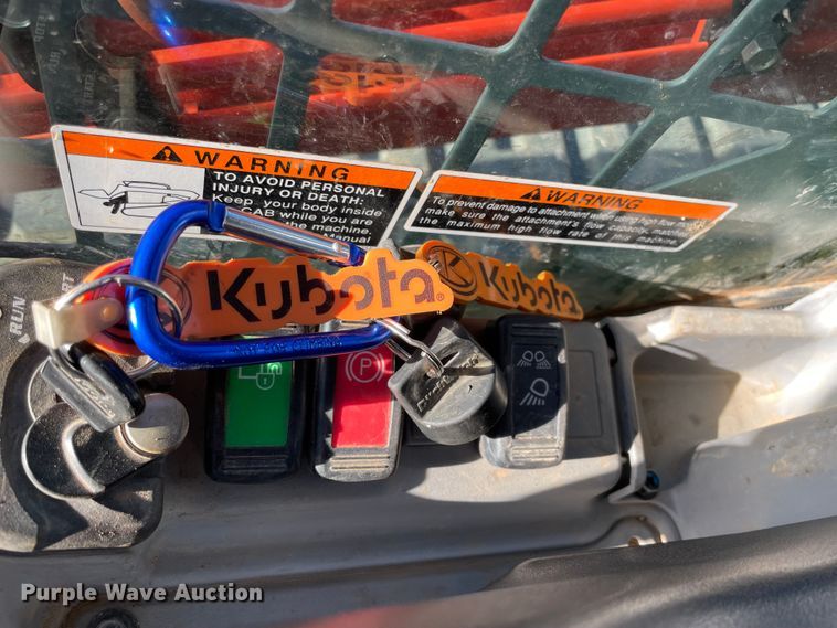 image for item DL0735 2019 Kubota SVL95-2S tracked skid steer loader