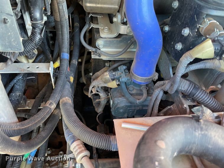 image for item DL0735 2019 Kubota SVL95-2S tracked skid steer loader