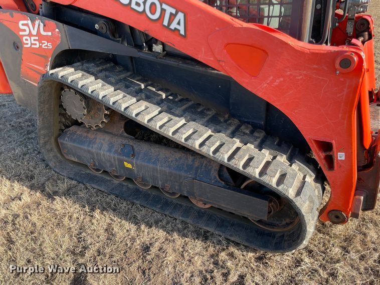 image for item DL0735 2019 Kubota SVL95-2S tracked skid steer loader