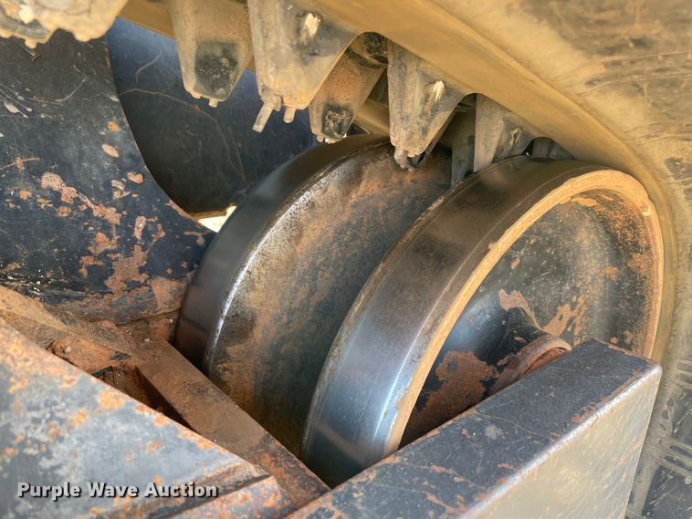 image for item DL0735 2019 Kubota SVL95-2S tracked skid steer loader