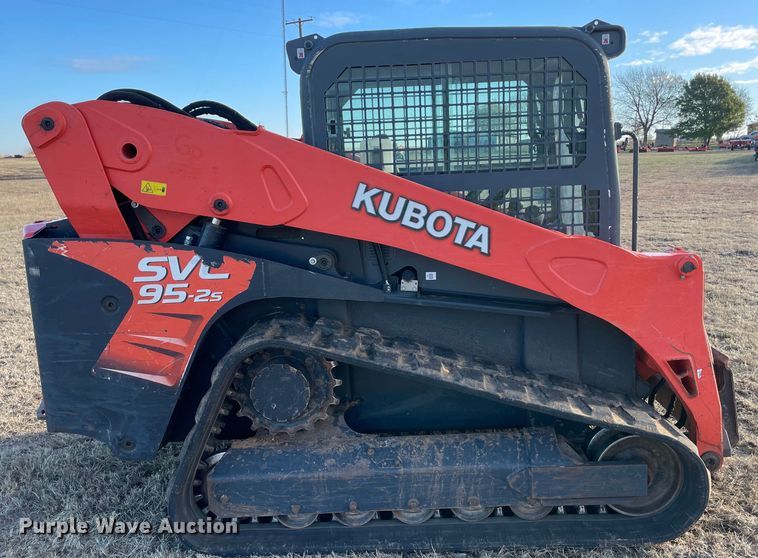 image for item DL0736 2018 Kubota SVL95-2S tracked skid steer loader