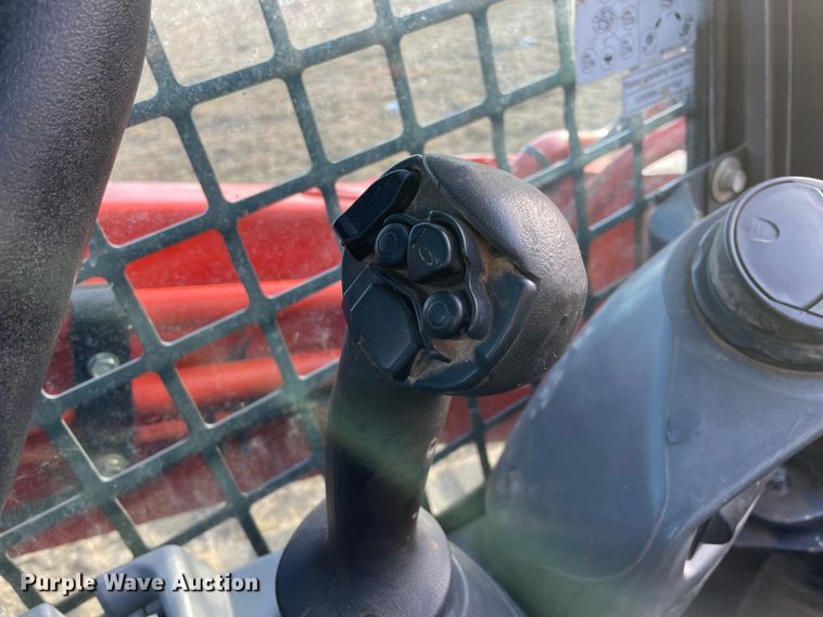 image for item DL0736 2018 Kubota SVL95-2S tracked skid steer loader