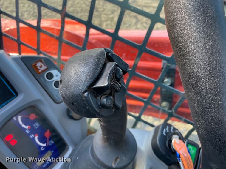 image for item DL0736 2018 Kubota SVL95-2S tracked skid steer loader