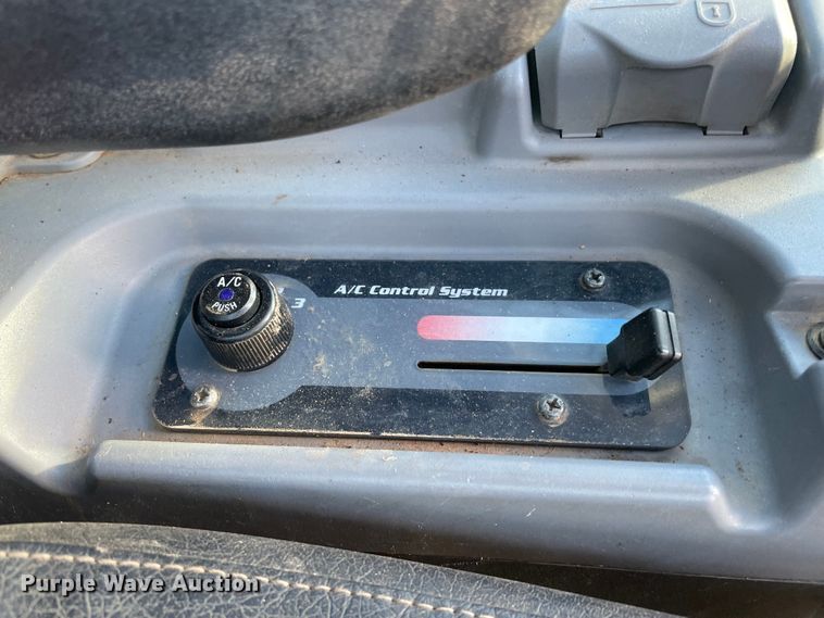 image for item DL0736 2018 Kubota SVL95-2S tracked skid steer loader