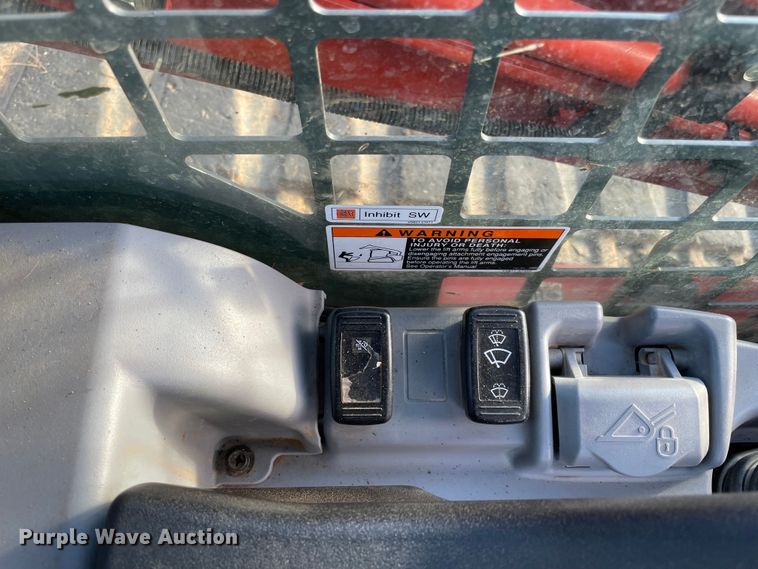 image for item DL0736 2018 Kubota SVL95-2S tracked skid steer loader