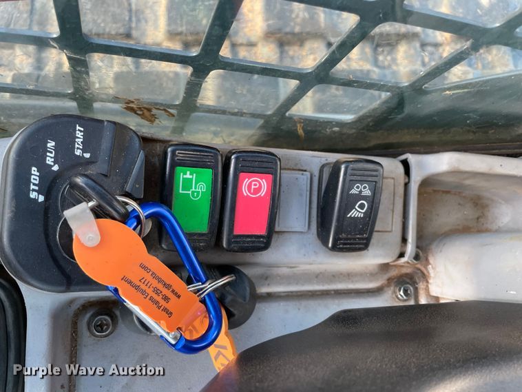 image for item DL0736 2018 Kubota SVL95-2S tracked skid steer loader