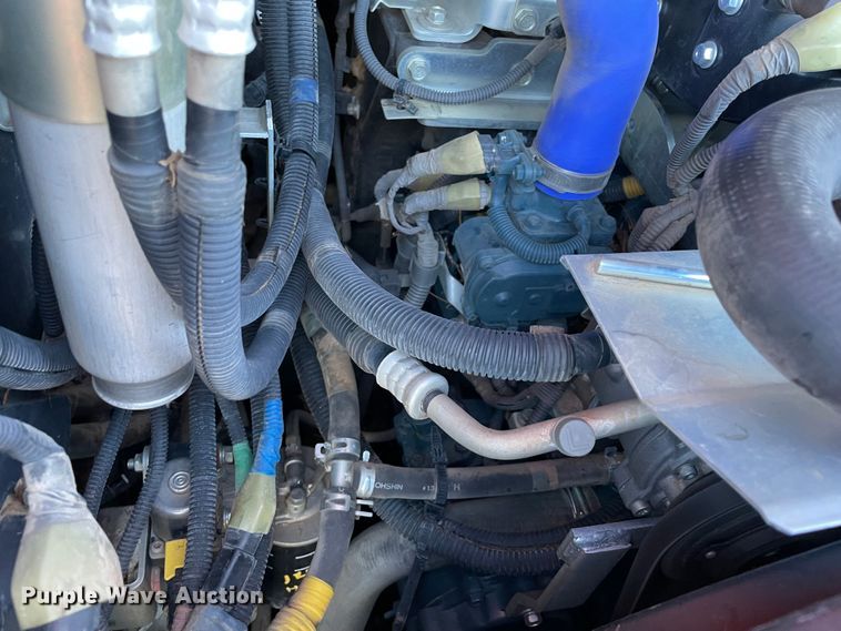 image for item DL0736 2018 Kubota SVL95-2S tracked skid steer loader