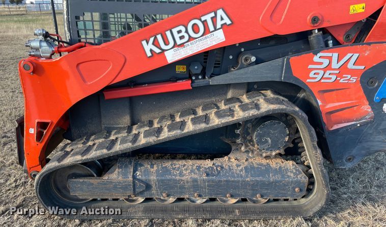 image for item DL0736 2018 Kubota SVL95-2S tracked skid steer loader