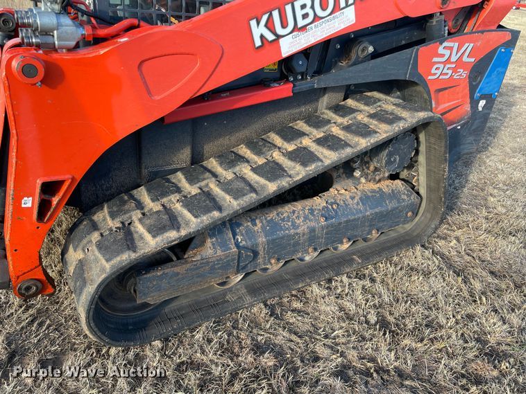 image for item DL0736 2018 Kubota SVL95-2S tracked skid steer loader