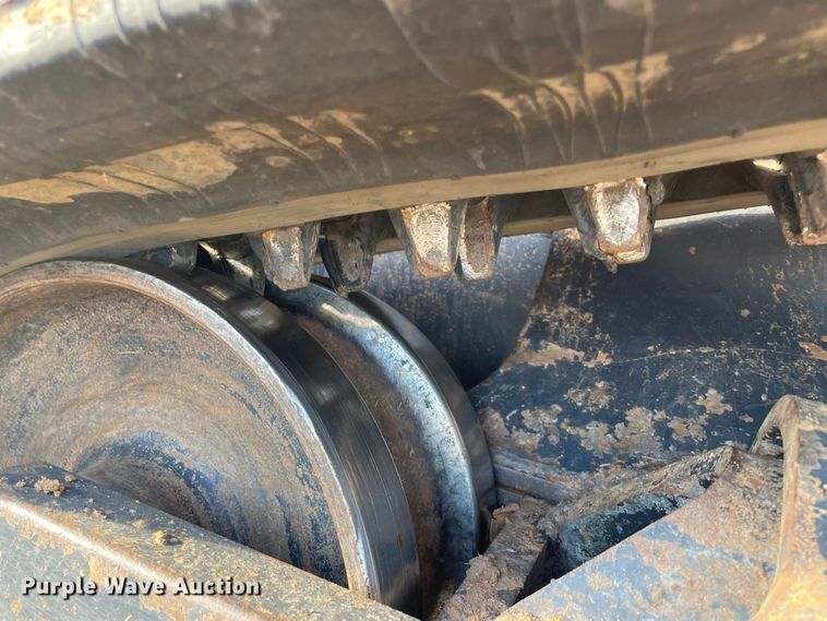 image for item DL0736 2018 Kubota SVL95-2S tracked skid steer loader