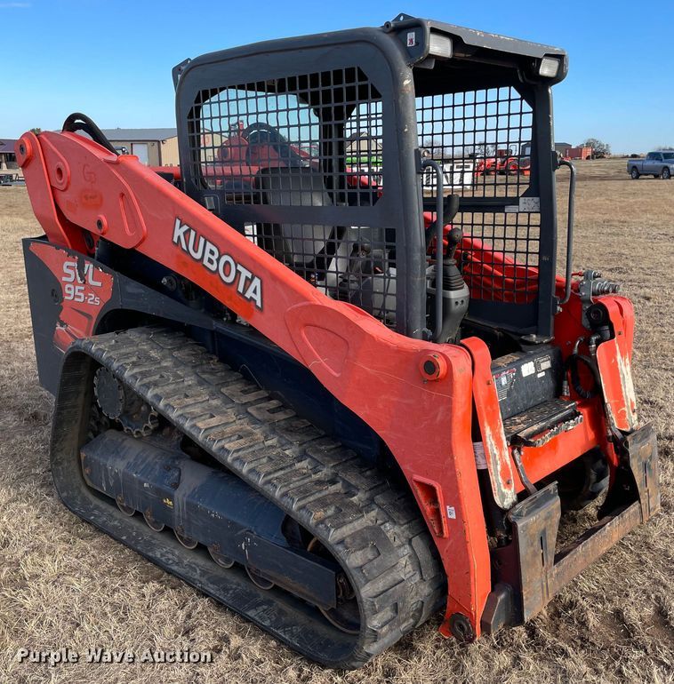 image for item DL0737 2019 Kubota SVL95-2S tracked skid steer loader