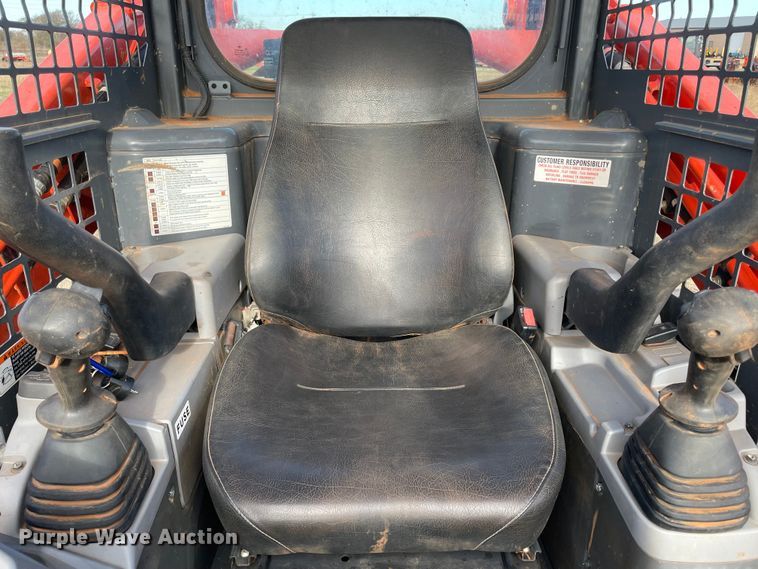 image for item DL0737 2019 Kubota SVL95-2S tracked skid steer loader