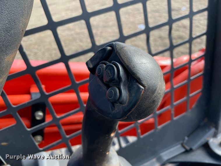 image for item DL0737 2019 Kubota SVL95-2S tracked skid steer loader