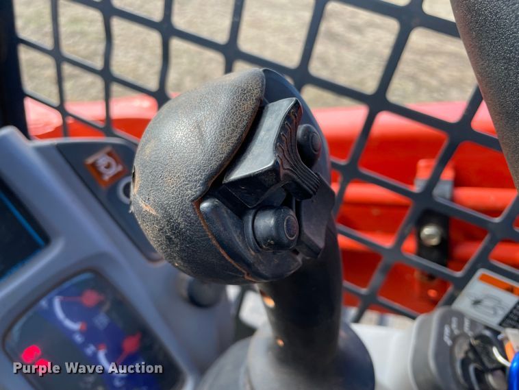 image for item DL0737 2019 Kubota SVL95-2S tracked skid steer loader