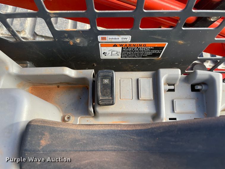 image for item DL0737 2019 Kubota SVL95-2S tracked skid steer loader