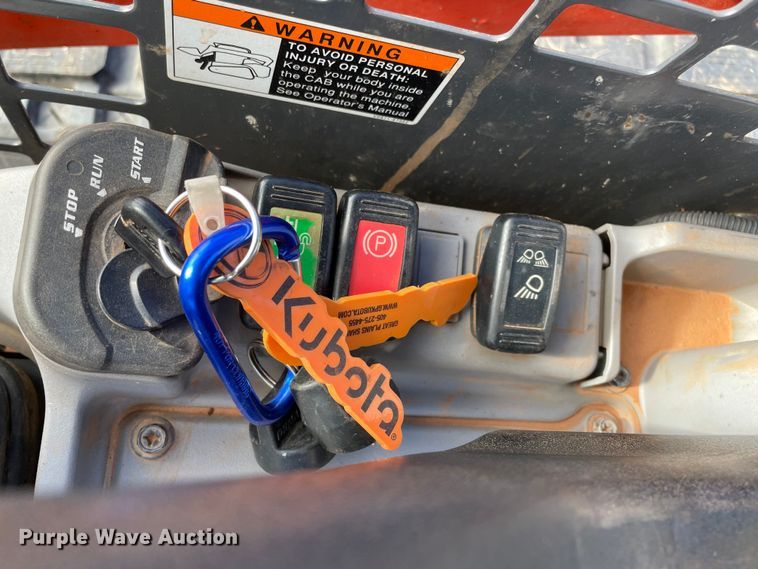 image for item DL0737 2019 Kubota SVL95-2S tracked skid steer loader