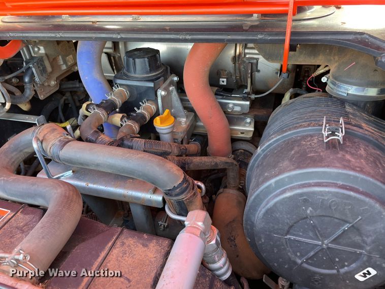 image for item DL0737 2019 Kubota SVL95-2S tracked skid steer loader