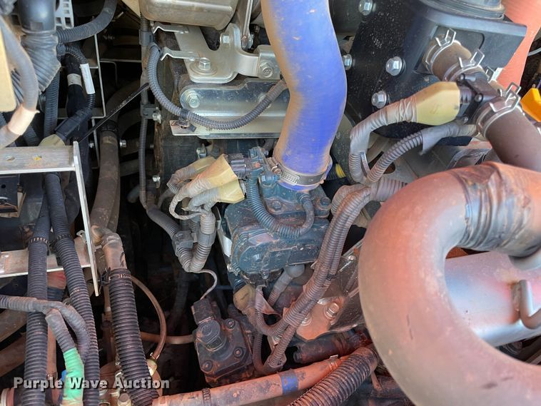 image for item DL0737 2019 Kubota SVL95-2S tracked skid steer loader