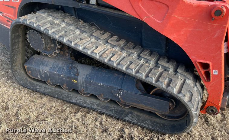 image for item DL0737 2019 Kubota SVL95-2S tracked skid steer loader