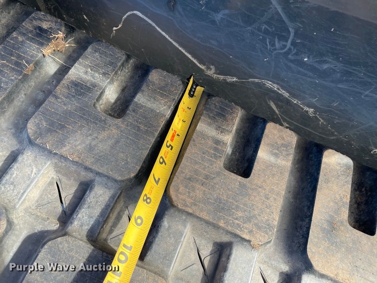 image for item DL0737 2019 Kubota SVL95-2S tracked skid steer loader