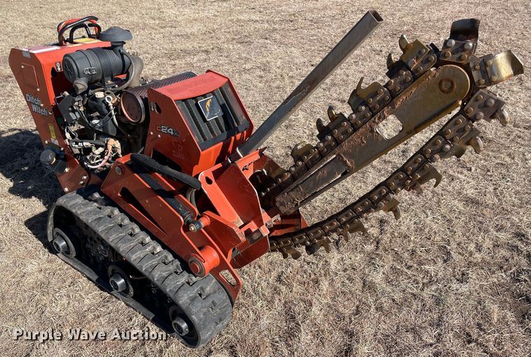 image for item DL0742 2017 Ditch Witch C24X trencher