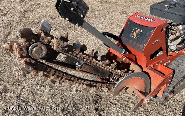 image for item DL0744 2019 Ditch Witch C16X  trencher