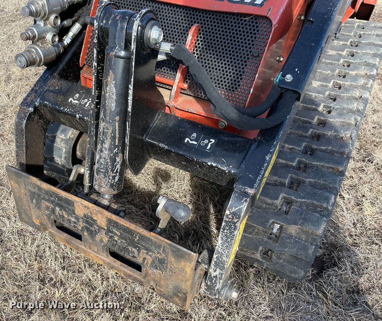 image for item DL0746 2020 Ditch Witch SK800  compact utility loader