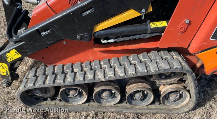 image for item DL0746 2020 Ditch Witch SK800  compact utility loader