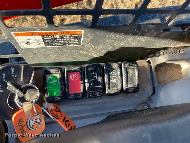 image for item DN7532 2020 Kubota SVL65-2  tracked skid steer loader