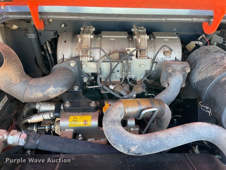 image for item DN7532 2020 Kubota SVL65-2  tracked skid steer loader