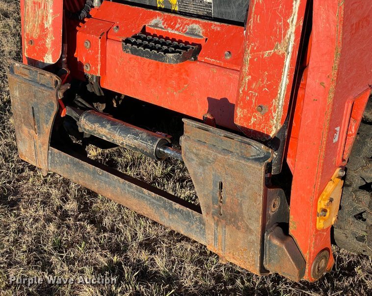 image for item DN7557 2020 Kubota SVL75-2  tracked skid steer loader