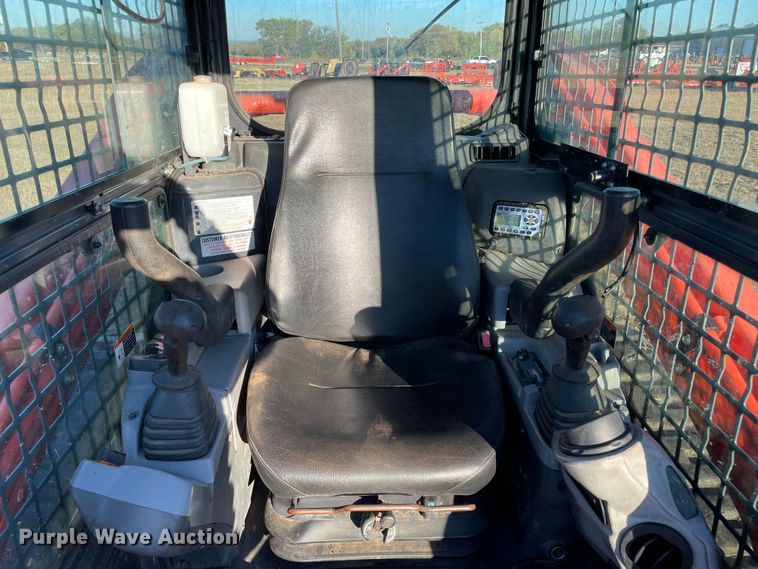 image for item DN7557 2020 Kubota SVL75-2  tracked skid steer loader