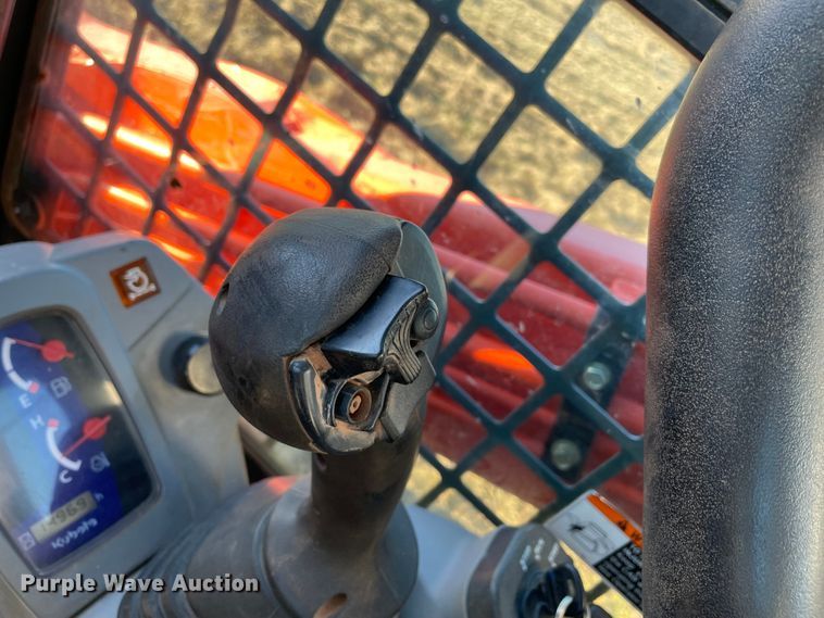 image for item DN7557 2020 Kubota SVL75-2  tracked skid steer loader