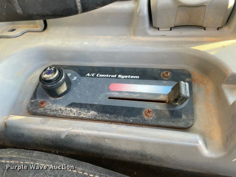 image for item DN7557 2020 Kubota SVL75-2  tracked skid steer loader