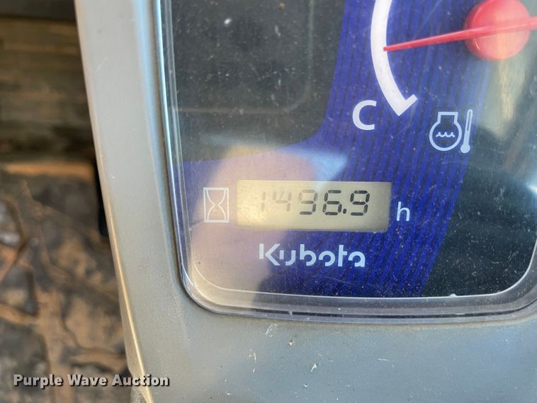 image for item DN7557 2020 Kubota SVL75-2  tracked skid steer loader