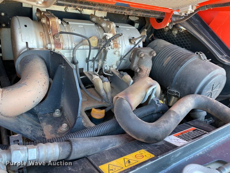 image for item DN7557 2020 Kubota SVL75-2  tracked skid steer loader