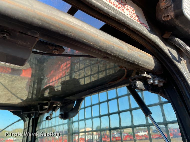 image for item DN7557 2020 Kubota SVL75-2  tracked skid steer loader