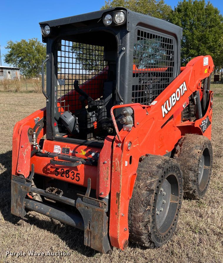 image for item DN7558 2021 Kubota SSV65P  skid steer loader