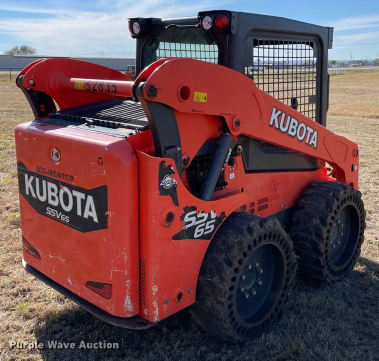 image for item DN7558 2021 Kubota SSV65P  skid steer loader