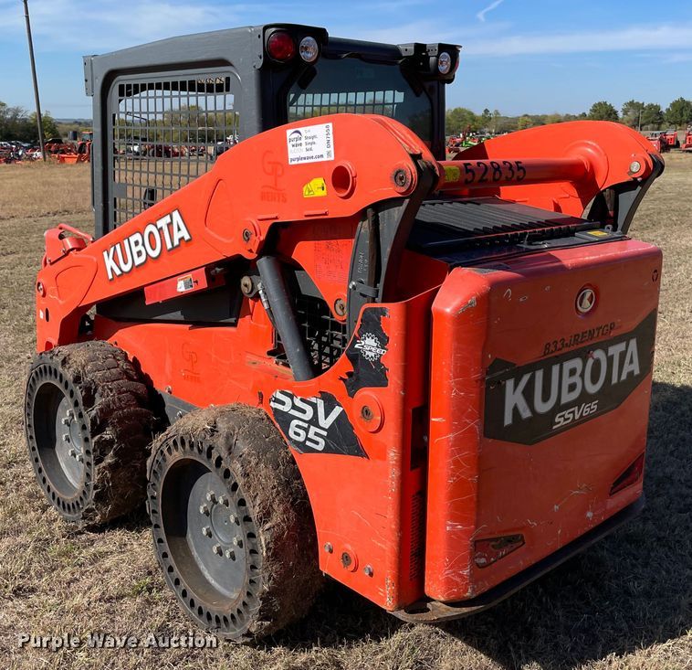 image for item DN7558 2021 Kubota SSV65P  skid steer loader