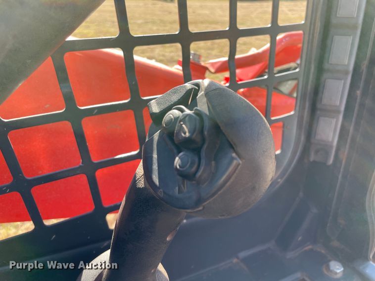 image for item DN7558 2021 Kubota SSV65P  skid steer loader