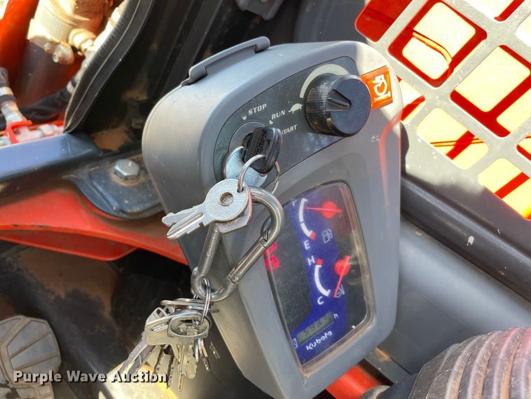image for item DN7558 2021 Kubota SSV65P  skid steer loader