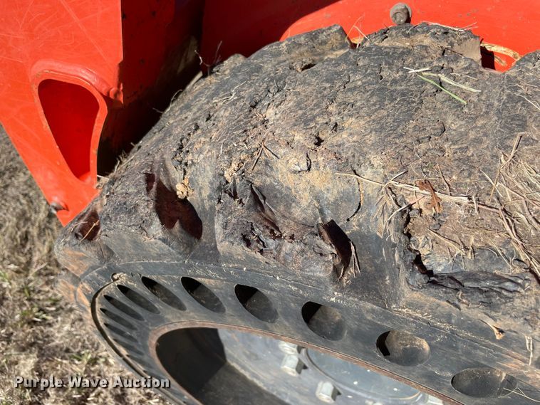 image for item DN7558 2021 Kubota SSV65P  skid steer loader