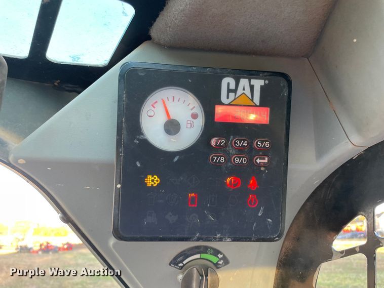 image for item DN7559 2015 Caterpillar 259D  tracked skid steer loader