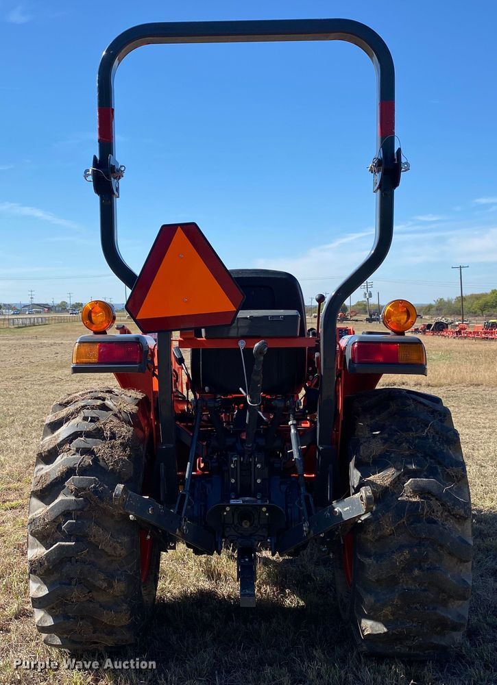 image for item DN7560 2021 Kubota L3301HST  MFWD tractor