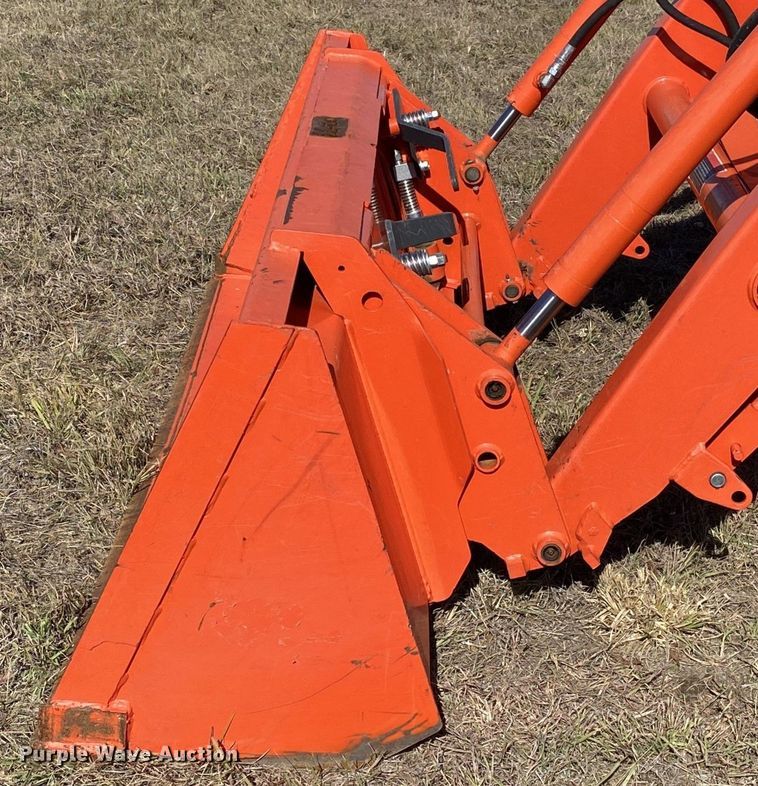 image for item DN7560 2021 Kubota L3301HST  MFWD tractor