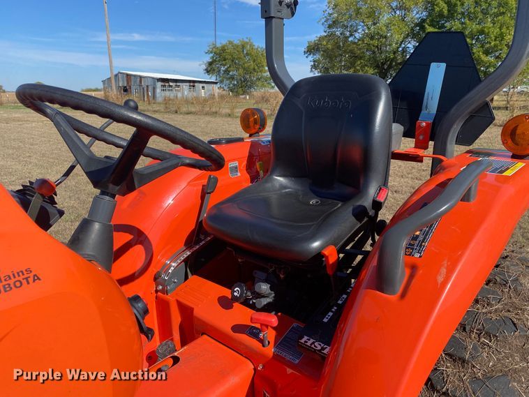 image for item DN7560 2021 Kubota L3301HST  MFWD tractor