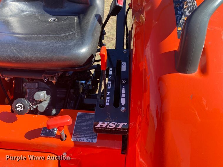 image for item DN7560 2021 Kubota L3301HST  MFWD tractor