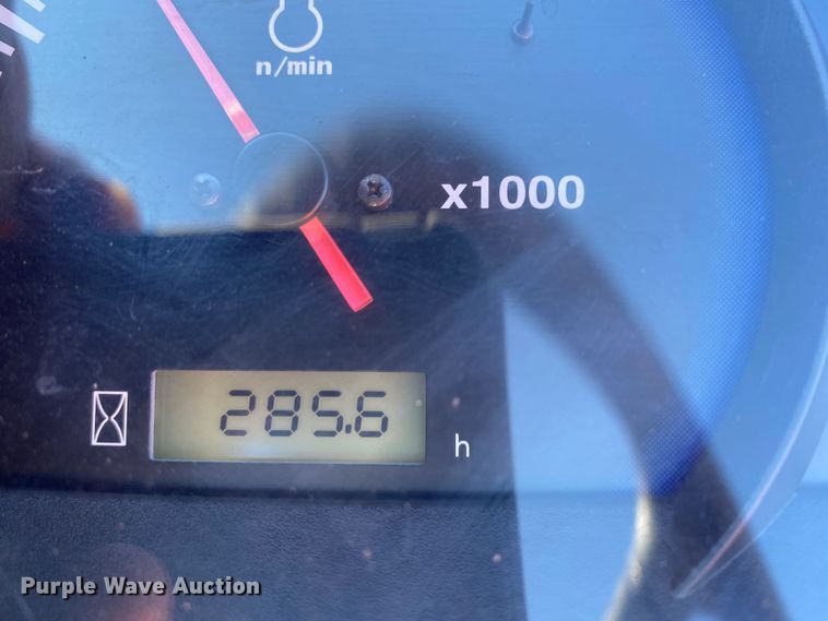 image for item DN7560 2021 Kubota L3301HST  MFWD tractor